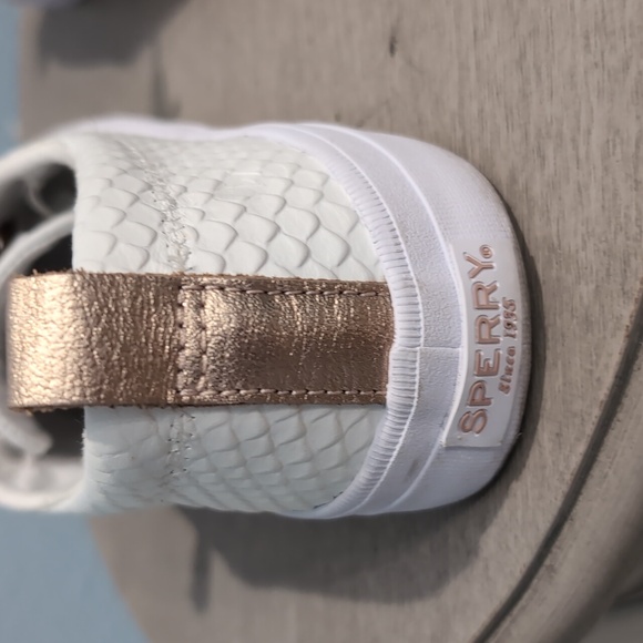 White and Rose Gold Sperry Woman's 8.5 Worn once - Picture 4 of 5